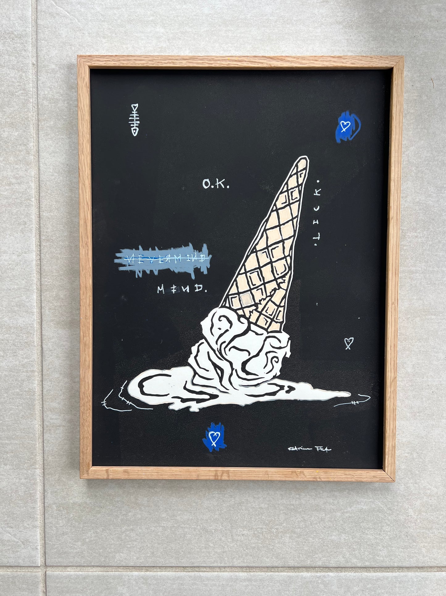 Smeltet is med blå detaljer