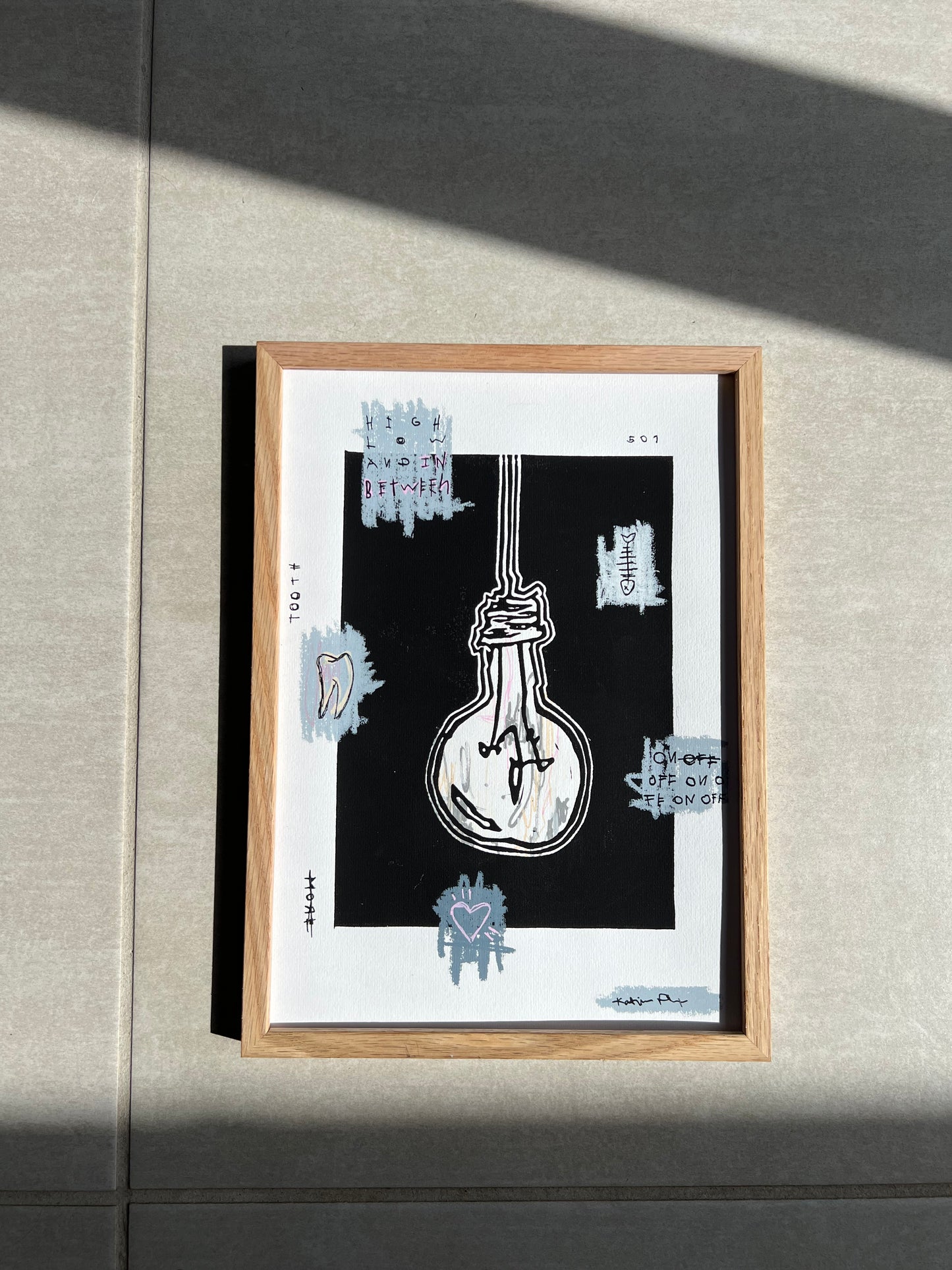 Pære med grå detaljer